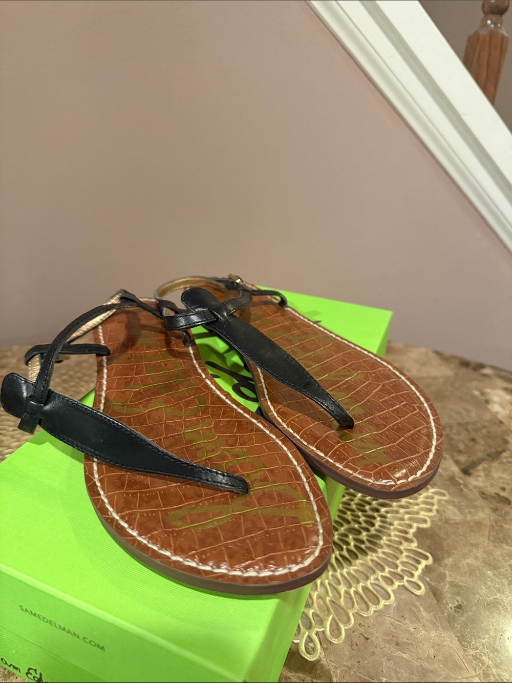 Sam Edelman Black Leather T-Strap Croc-Embossed Footbed Sandals - Picture 6 of 8